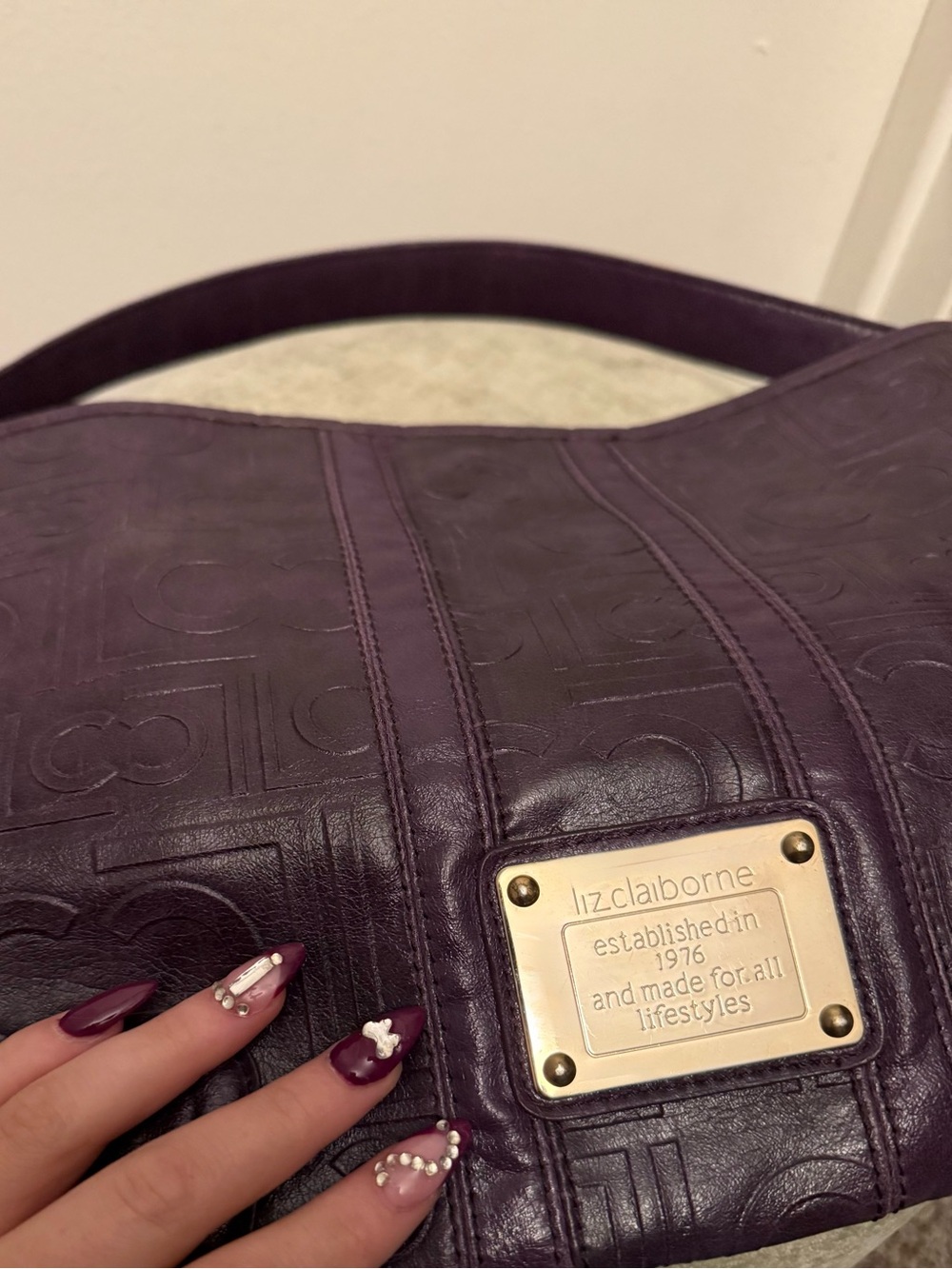 Y2K Liz Claiborne Purple Embossed Monogram Hobo Shoulder Bag - Picture 4 of 6